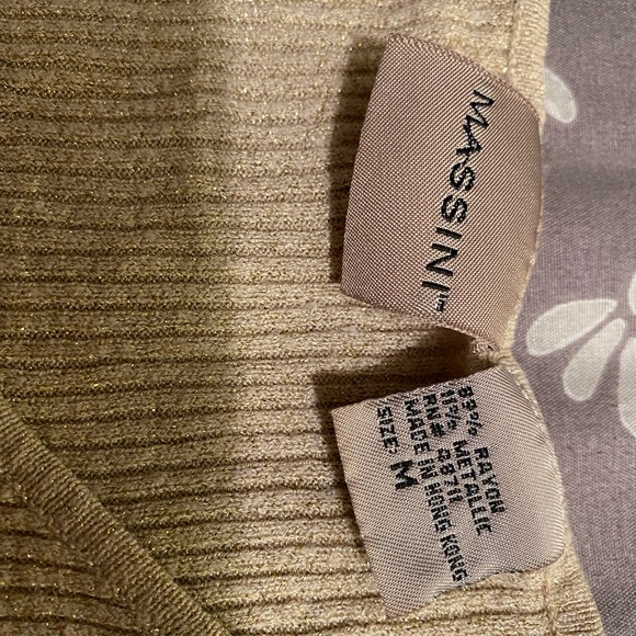 Massini M V-Neck beige tank top with gold glitter throughout EUC - Picture 4 of 4